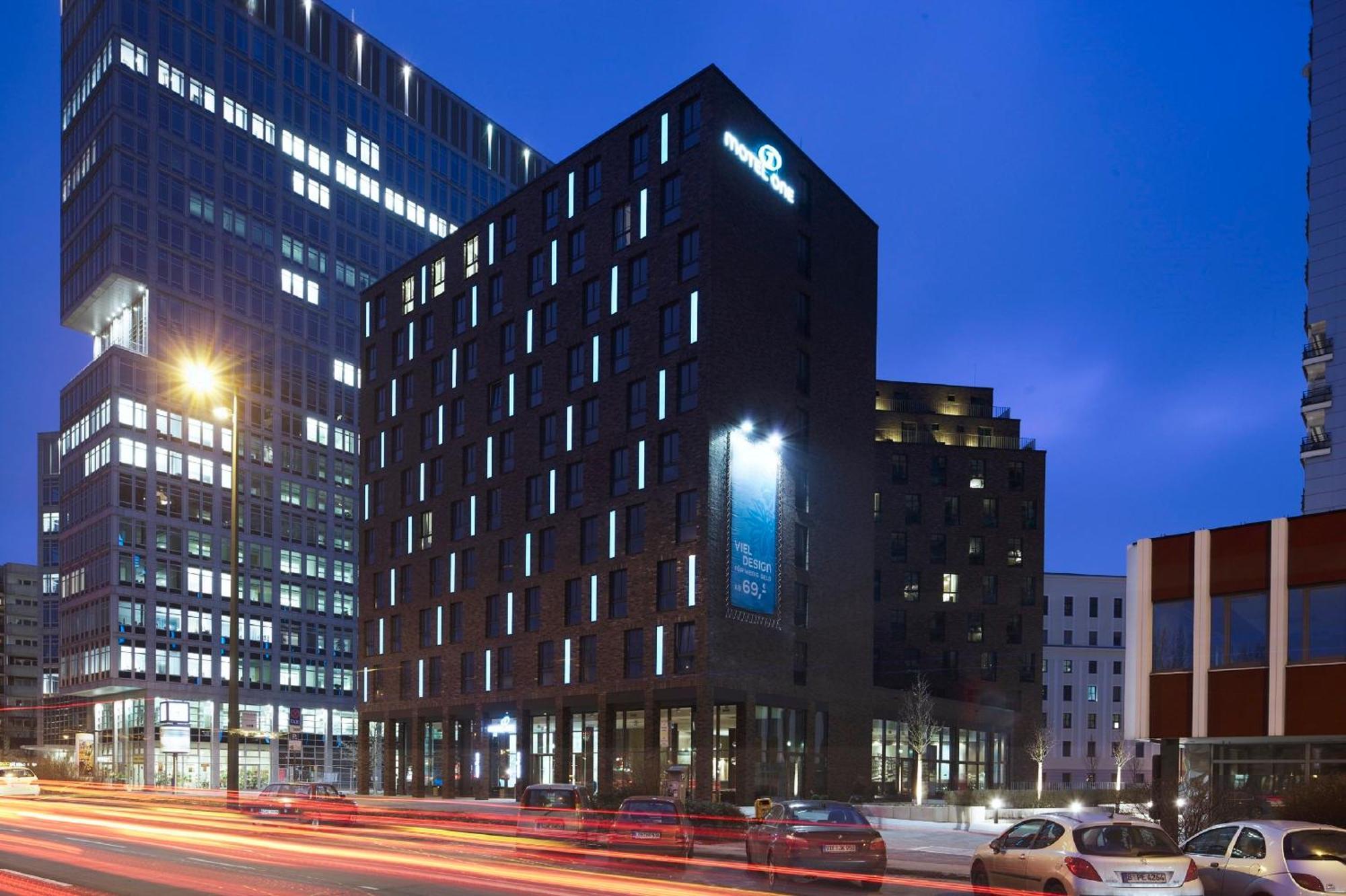 Motel One Berlin-Spittelmarkt Exterior photo